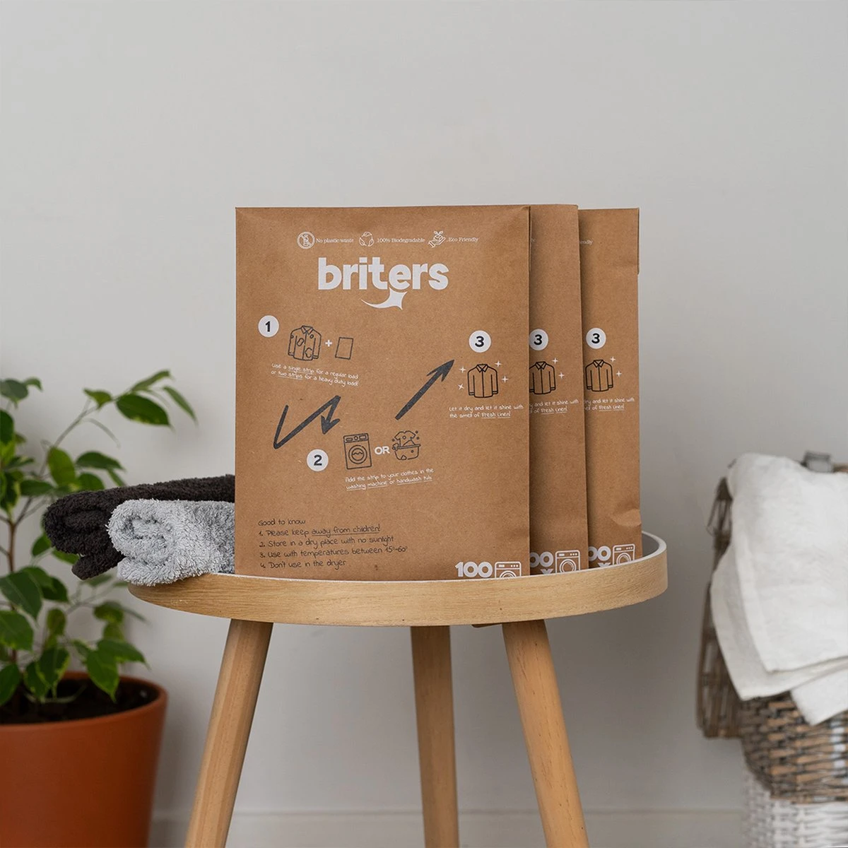 Briters Wasmiddelstrips - 100 Wasbeurten - Ecologisch Wasmiddel - 100% Plasticvrij - Fresh Linen - Wasstrips 2 Briters Wasmiddelstrips - 100 Wasbeurten - Ecologisch Wasmiddel - 100% Plasticvrij - Fresh Linen - Wasstrips