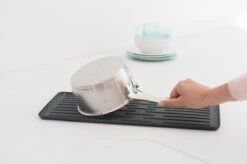 Brabantia SinkSide Afdruiprek Compact - Dark Grey 13 Brabantia SinkSide Afdruiprek Compact - Dark Grey -Thuis Winkel 1200x799 3