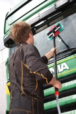 Vikan 524752 Hoekborstel Met Watertoevoer High/Low 280mm Zacht/Gespleten Haren 19 Vikan 524752 Hoekborstel Met Watertoevoer High/Low 280mm Zacht/Gespleten Haren -Thuis Winkel 799x1200 2